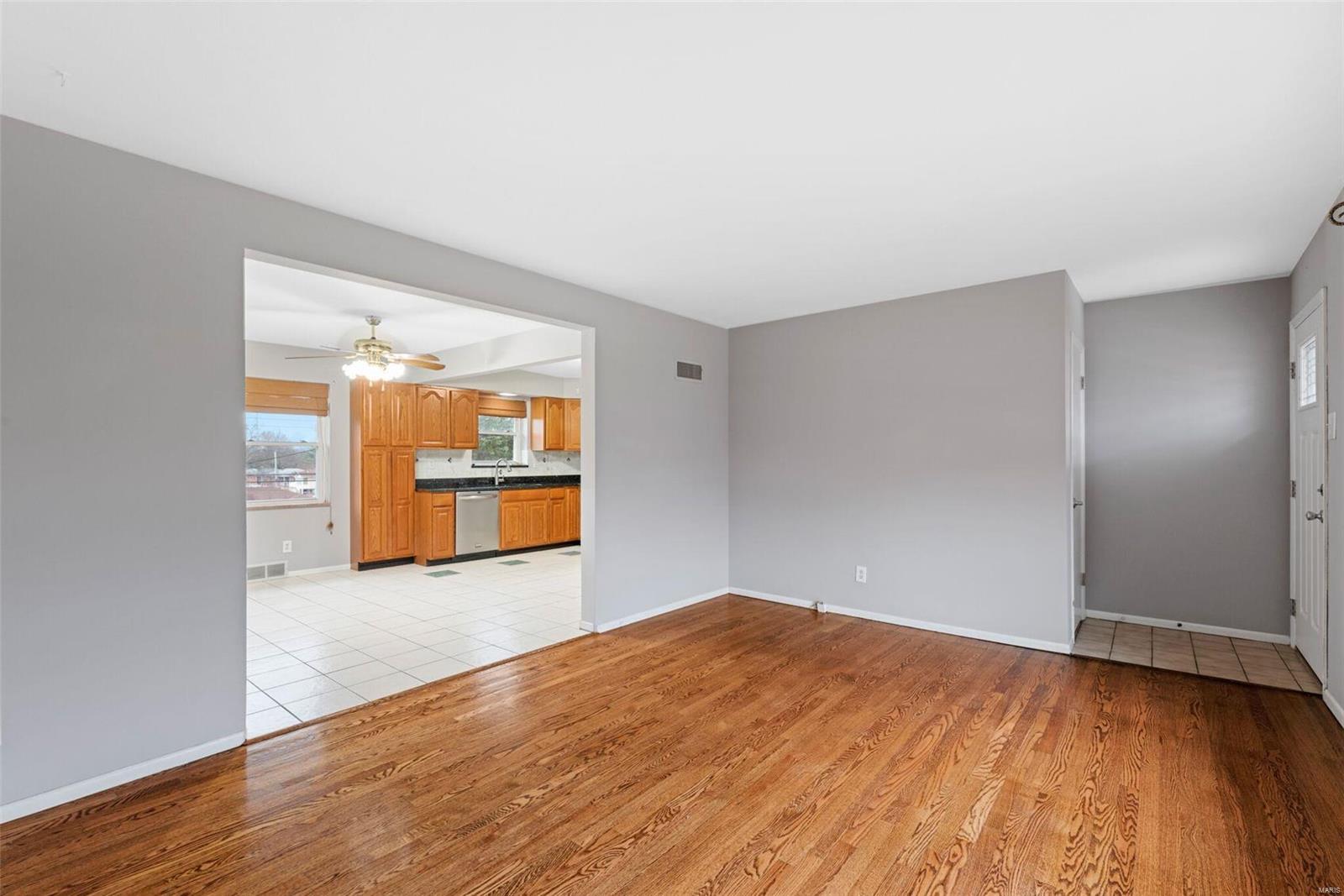 1724 Union Road St. Louis, MO 63125 - Photo 6 of 20 Gallery Image 6