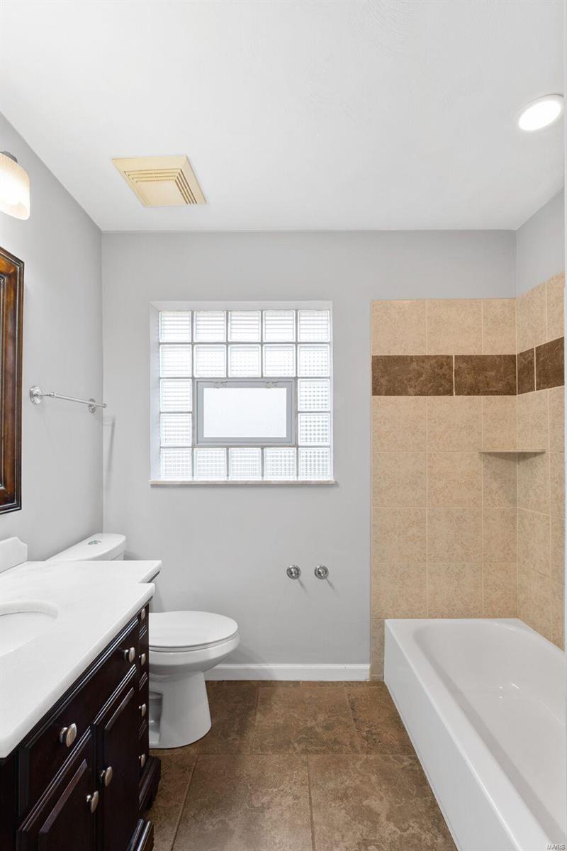 1724 Union Road St. Louis, MO 63125 - Photo 7 of 20 Gallery Image 7
