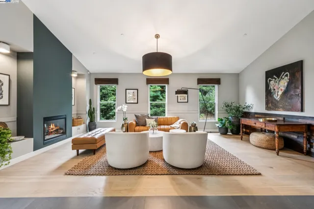 $1,995,000 | 2005 Tunnel Road, Oakland, CA 94611