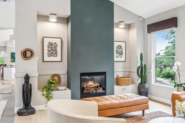 $1,995,000 | 2005 Tunnel Road, Oakland, CA 94611