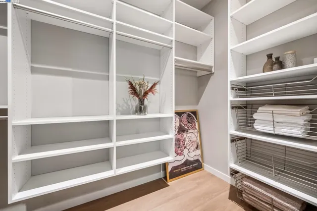 $1,995,000 | 2005 Tunnel Road, Oakland, CA 94611