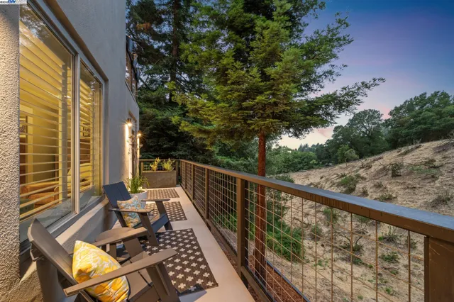 $1,995,000 | 2005 Tunnel Road, Oakland, CA 94611