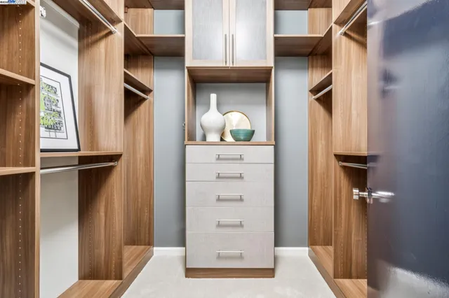 $1,995,000 | 2005 Tunnel Road, Oakland, CA 94611