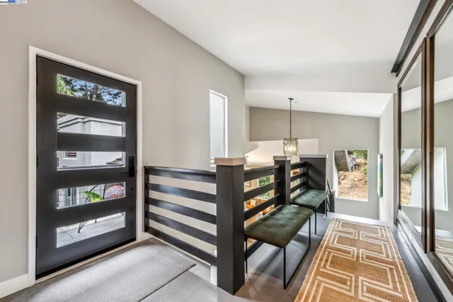 $1,995,000 | 2005 Tunnel Road, Oakland, CA 94611