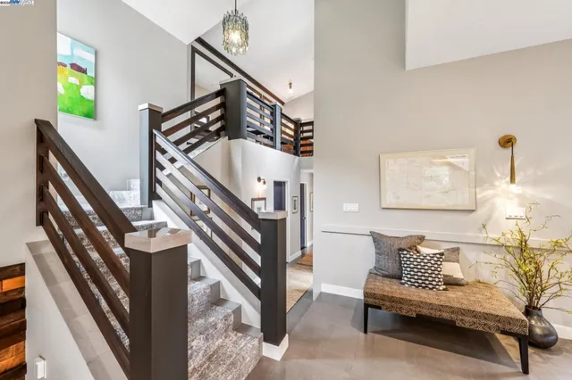 $1,995,000 | 2005 Tunnel Road, Oakland, CA 94611