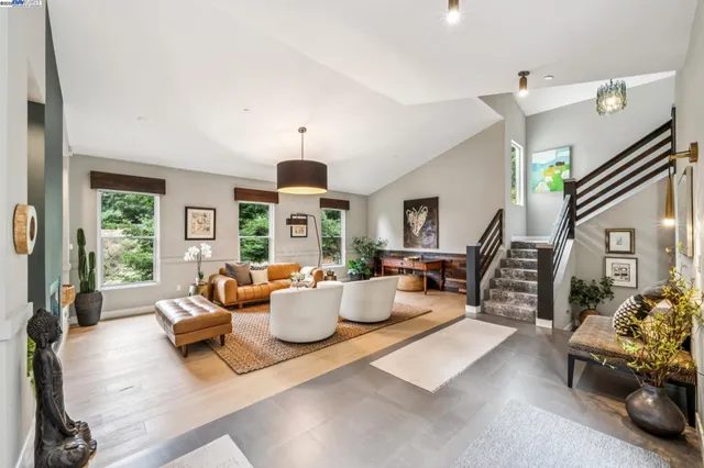 $1,995,000 | 2005 Tunnel Road, Oakland, CA 94611
