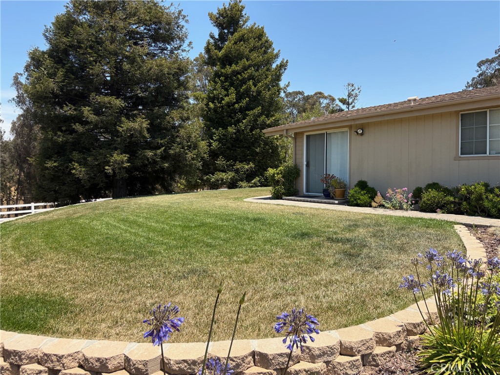 1225 Dawn Road Nipomo, CA 93444 - Photo 6 of 9 a backyard of a house