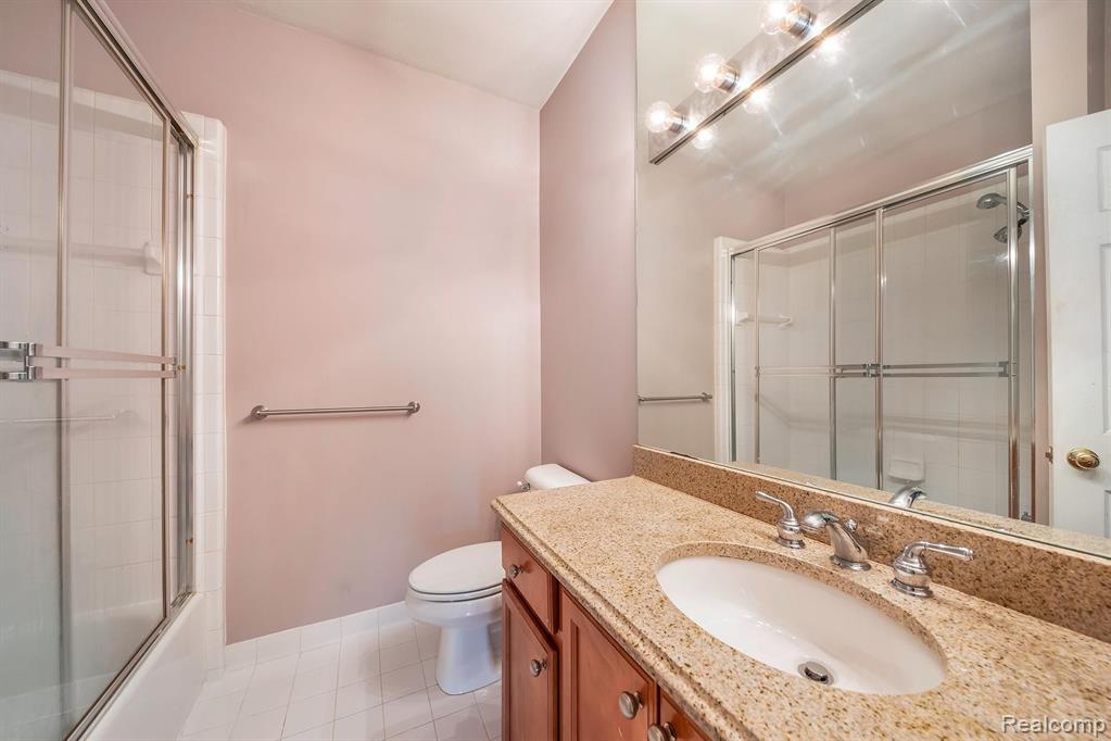 45751 North Stonewood Road Canton, MI 48187 - Photo 10 of 33
