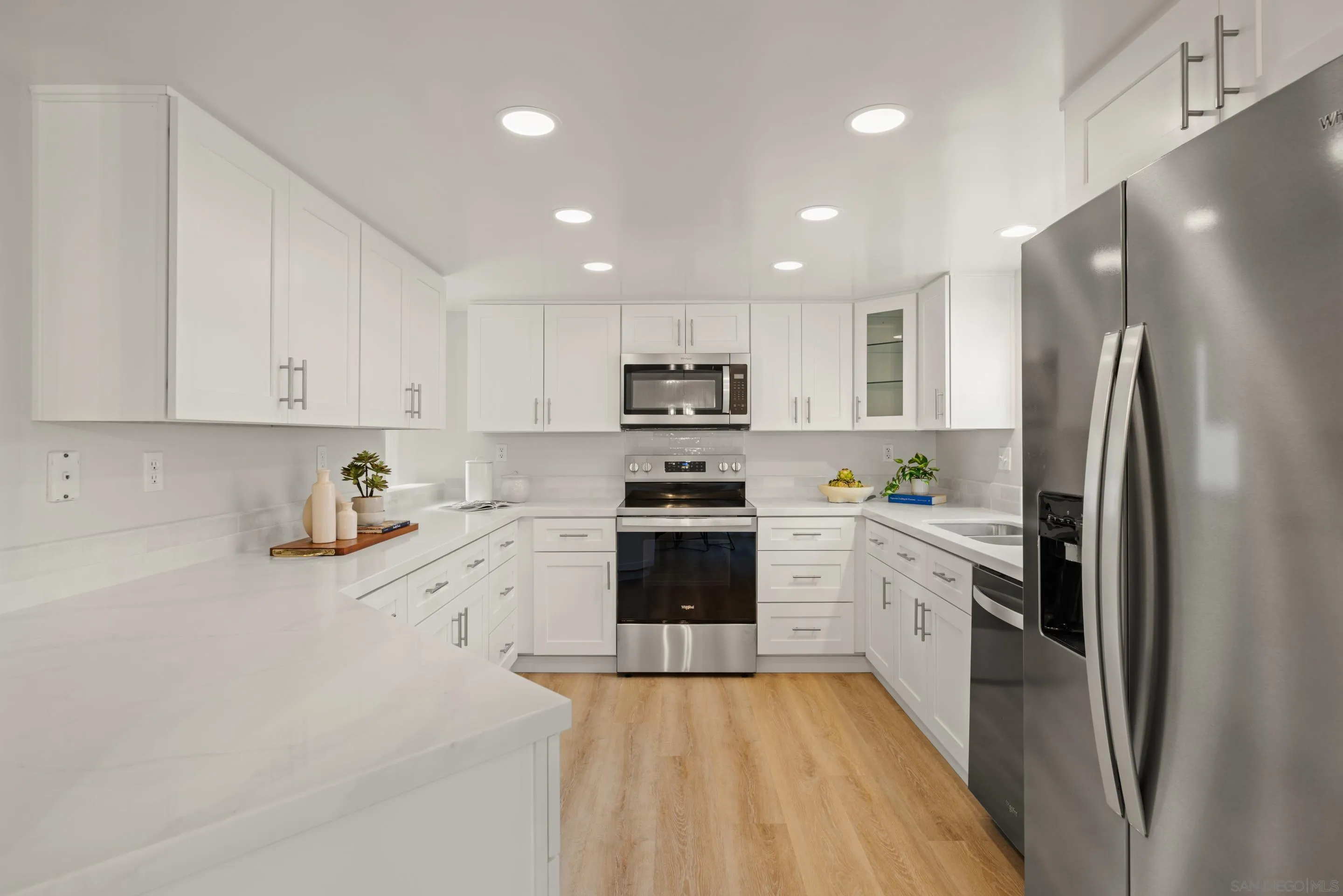 4216 Esperanza Way Oceanside, CA 92056 - Photo 8 of 21