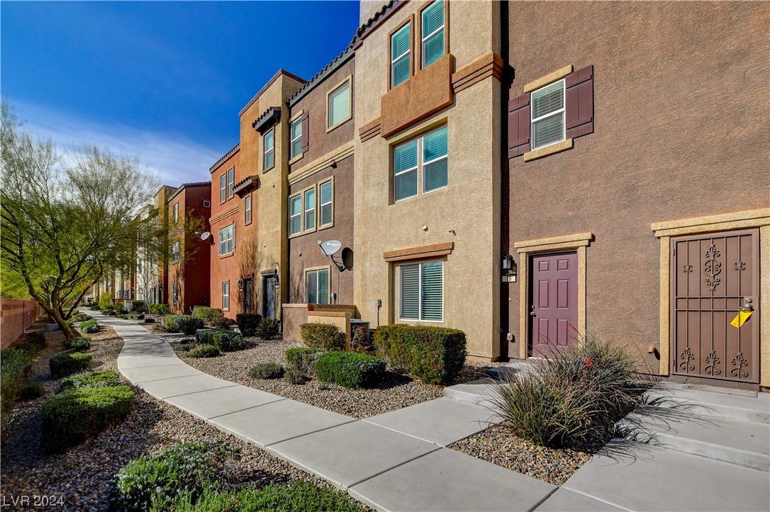 4650 Ranch House Road, Unit 19 North Las Vegas, NV 89031 - Photo 8 of 44 Gallery Image 8