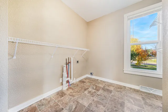 $147,000 | 1514 Elmwood Avenue, Oshkosh, WI 54901