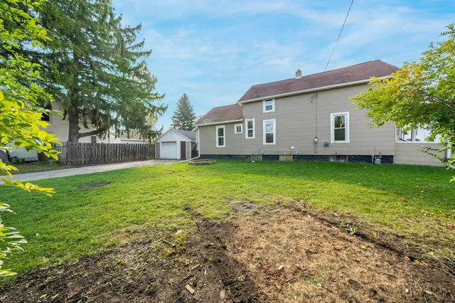 $147,000 | 1514 Elmwood Avenue, Oshkosh, WI 54901