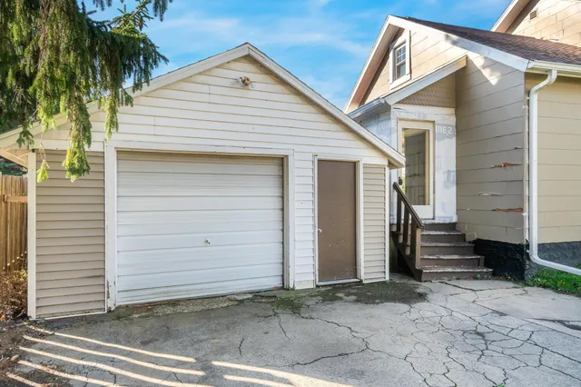 $147,000 | 1514 Elmwood Avenue, Oshkosh, WI 54901