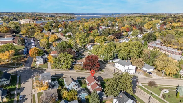 $147,000 | 1514 Elmwood Avenue, Oshkosh, WI 54901