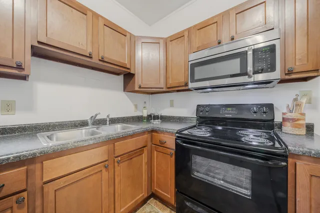 $147,000 | 1514 Elmwood Avenue, Oshkosh, WI 54901