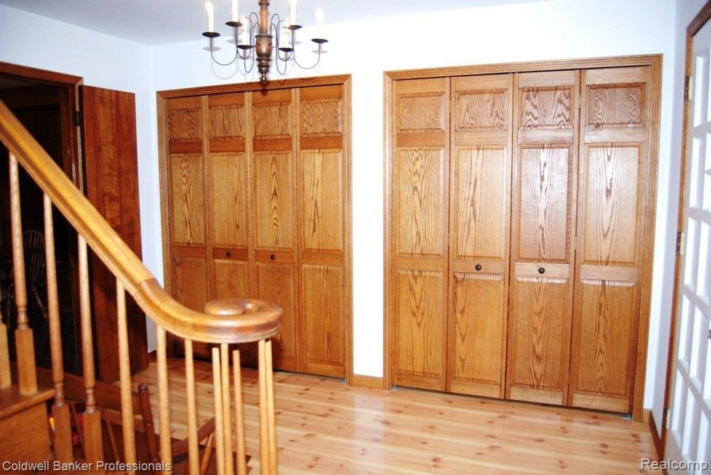 9481 North Ridge Road Plymouth, MI 48170 - Photo 12 of 20 Foyer