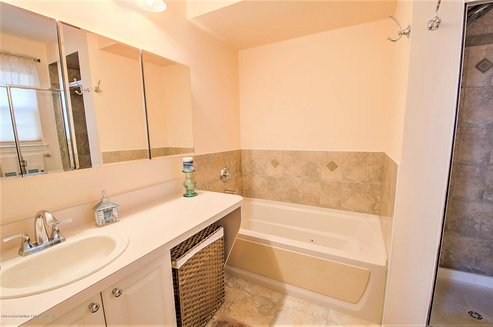 36 Foothill Court Staten Island, NY 10309 - Photo 12 of 32 11