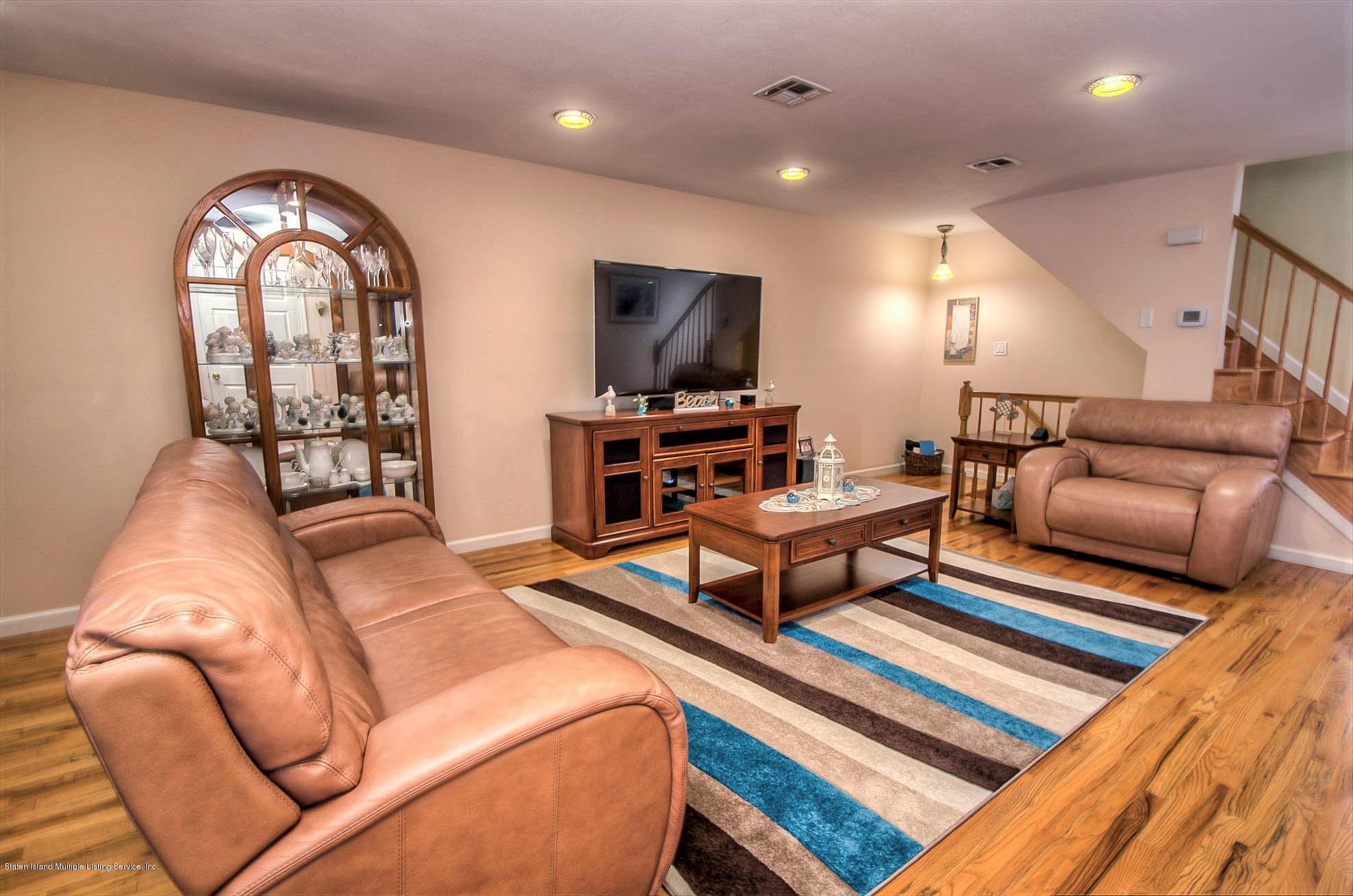 36 Foothill Court Staten Island, NY 10309 - Photo 5 of 32 4