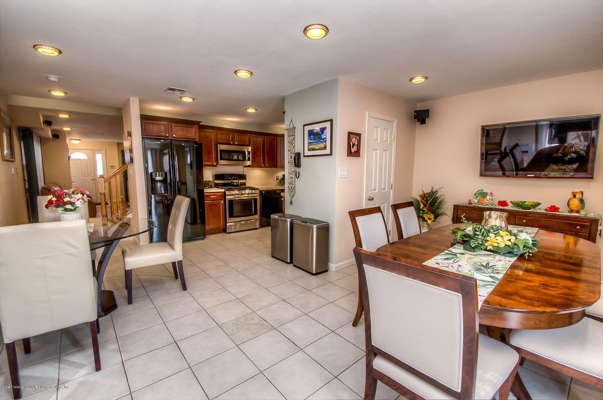 36 Foothill Court Staten Island, NY 10309 - Photo 6 of 32 5