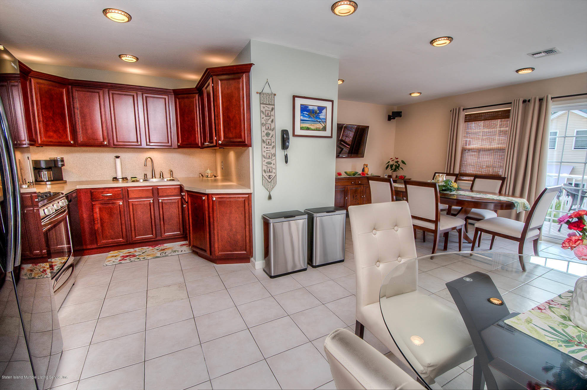 36 Foothill Court Staten Island, NY 10309 - Photo 7 of 32 6