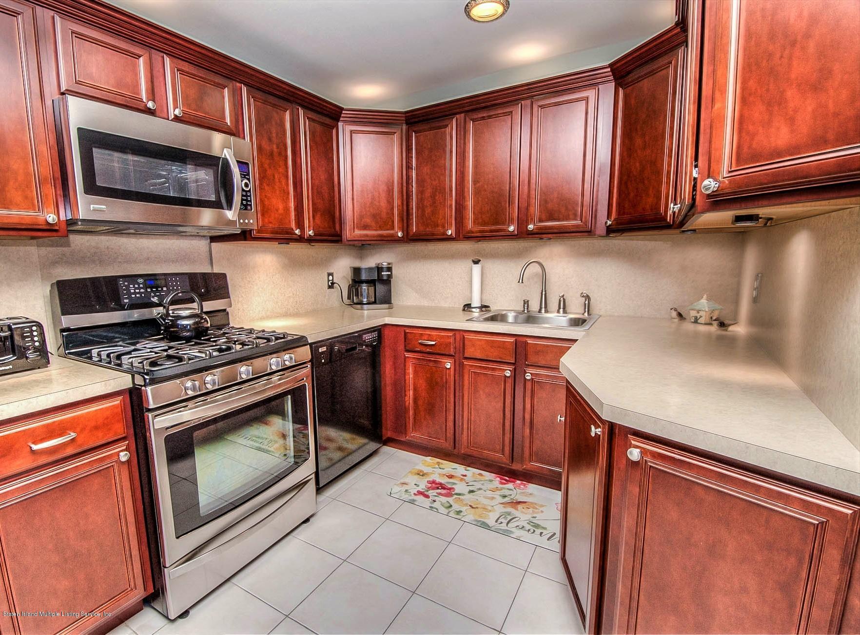 36 Foothill Court Staten Island, NY 10309 - Photo 10 of 32 9