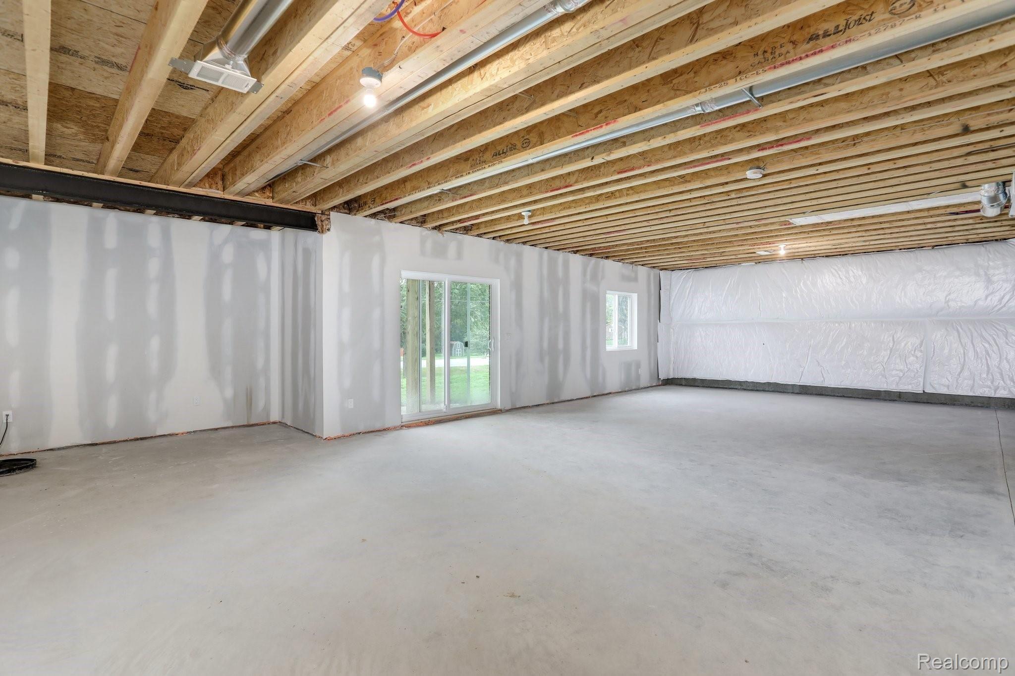 208 Mulberry Lane Rochester, MI 48309 - Photo 23 of 28 25-web-or-mls-208 Mullberry Lane Rochester Hills0025.jpg