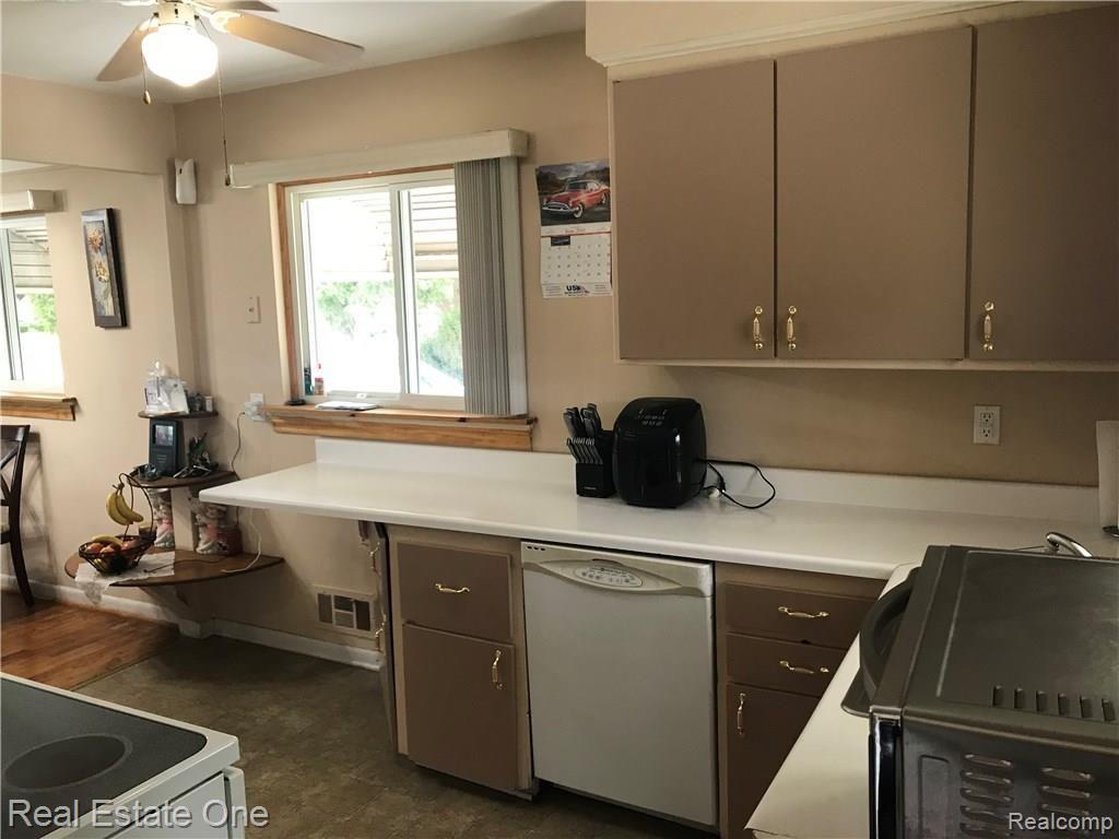 4801 East Thirteen Mile Road Warren, MI 48092 - Photo 10 of 19