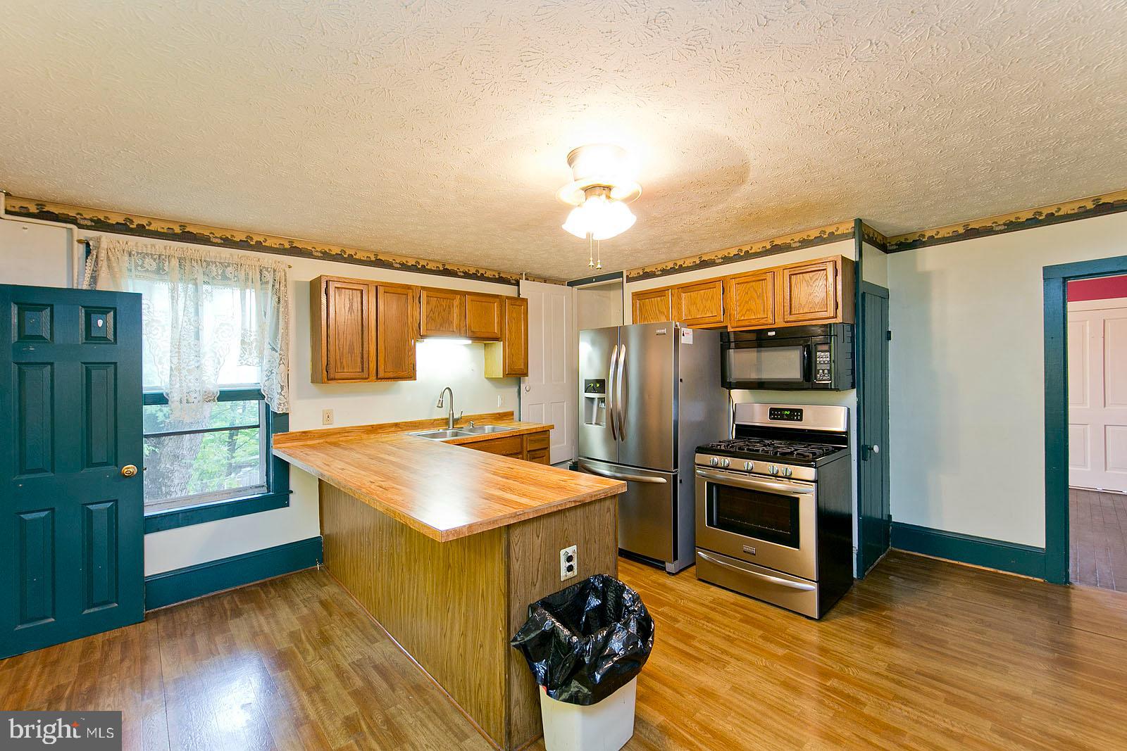 304 Cross Junction Road Cross Junction, VA 22625 - Photo 11 of 61 Kitchen