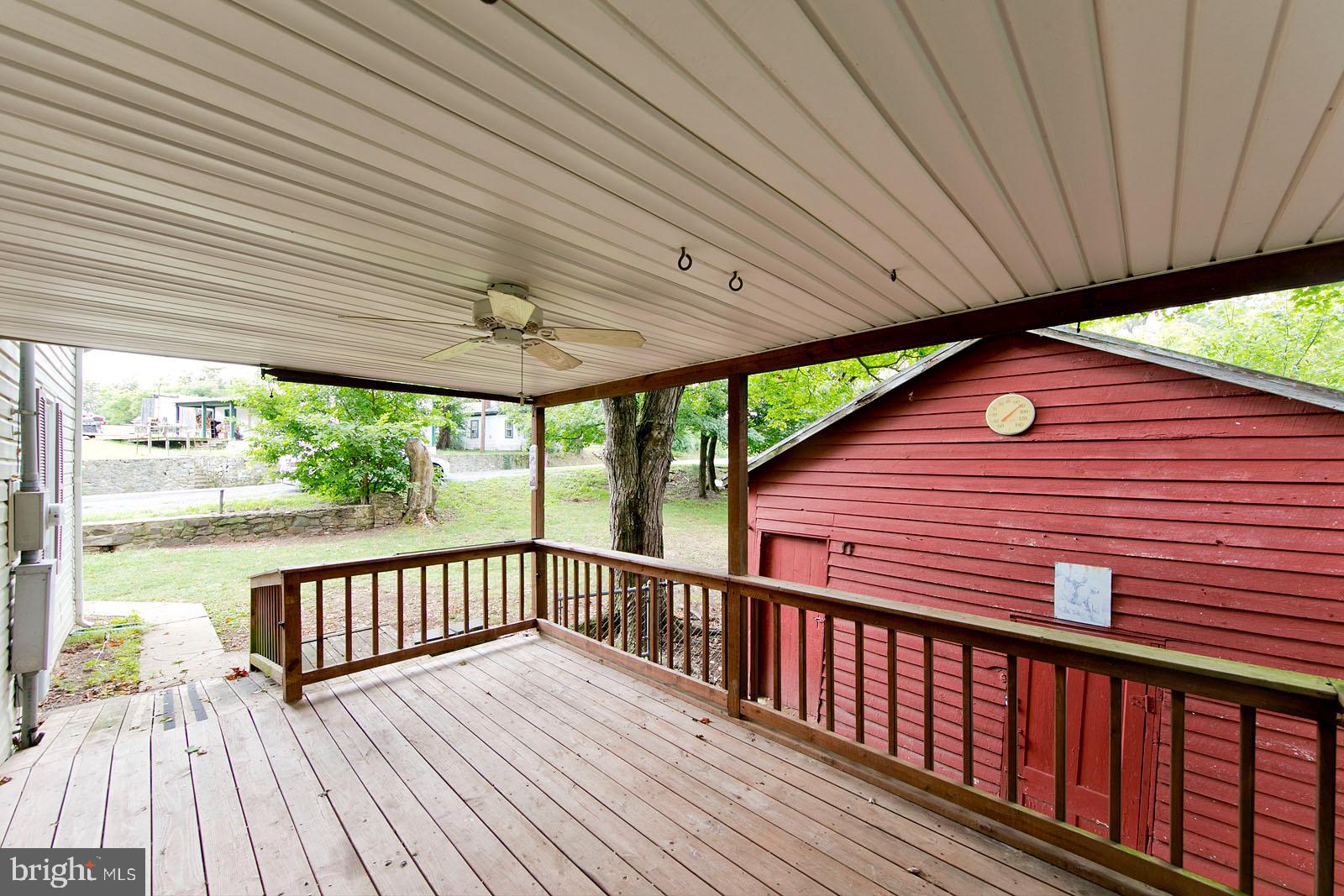 304 Cross Junction Road Cross Junction, VA 22625 - Photo 3 of 61 Nice-sized deck