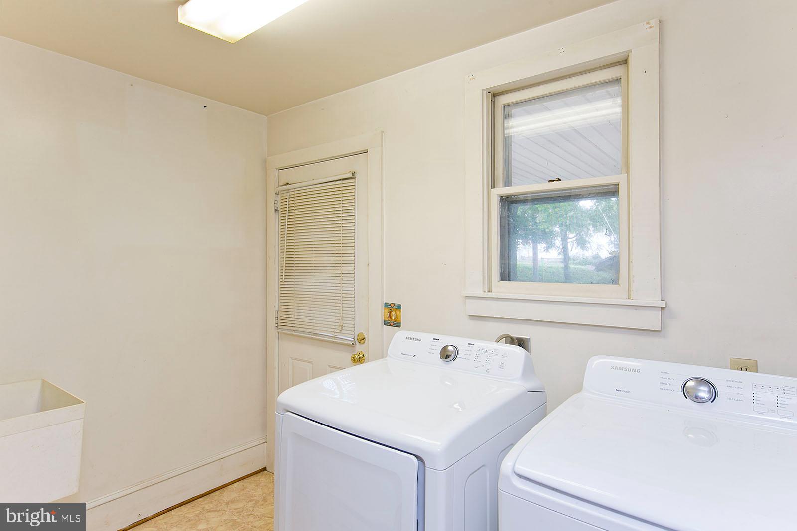 304 Cross Junction Road Cross Junction, VA 22625 - Photo 23 of 61 Main level laundry room