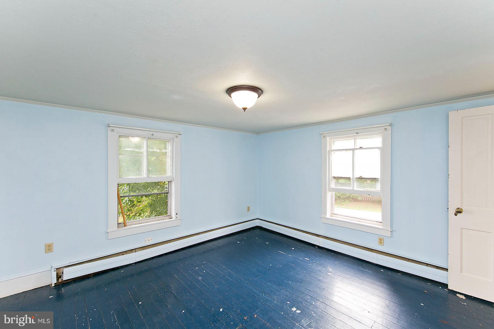 304 Cross Junction Road Cross Junction, VA 22625 - Photo 28 of 61 Second bedroom