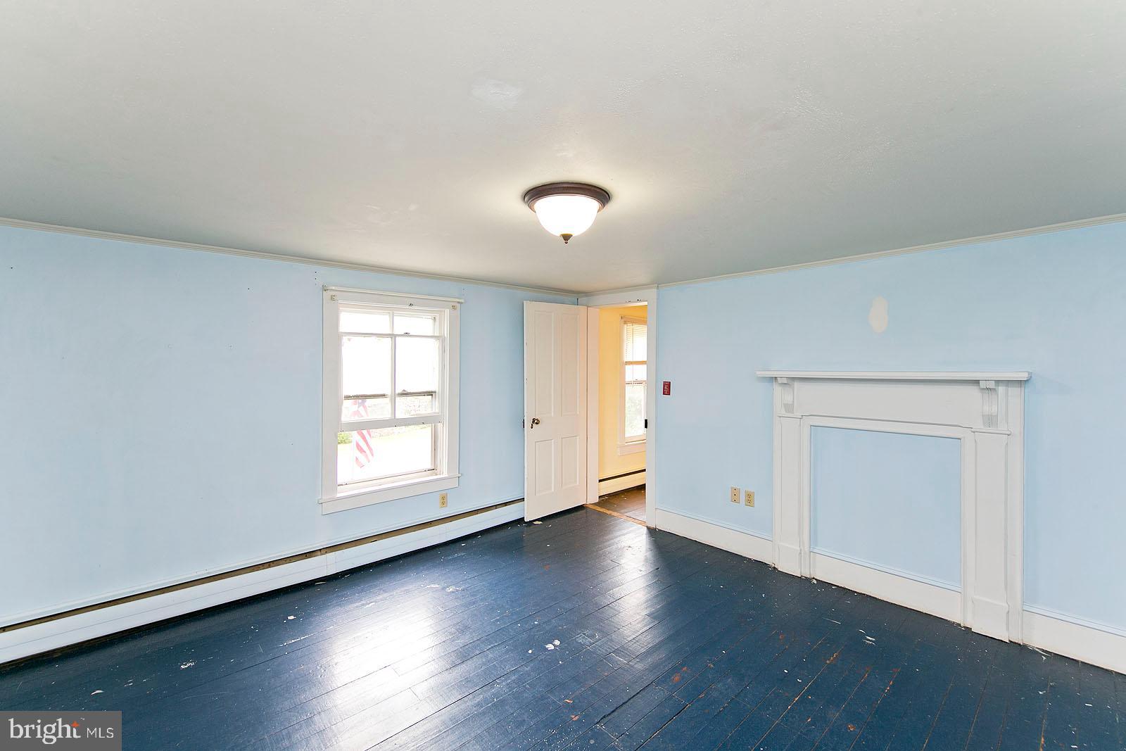 304 Cross Junction Road Cross Junction, VA 22625 - Photo 29 of 61 Super spacious room sizes