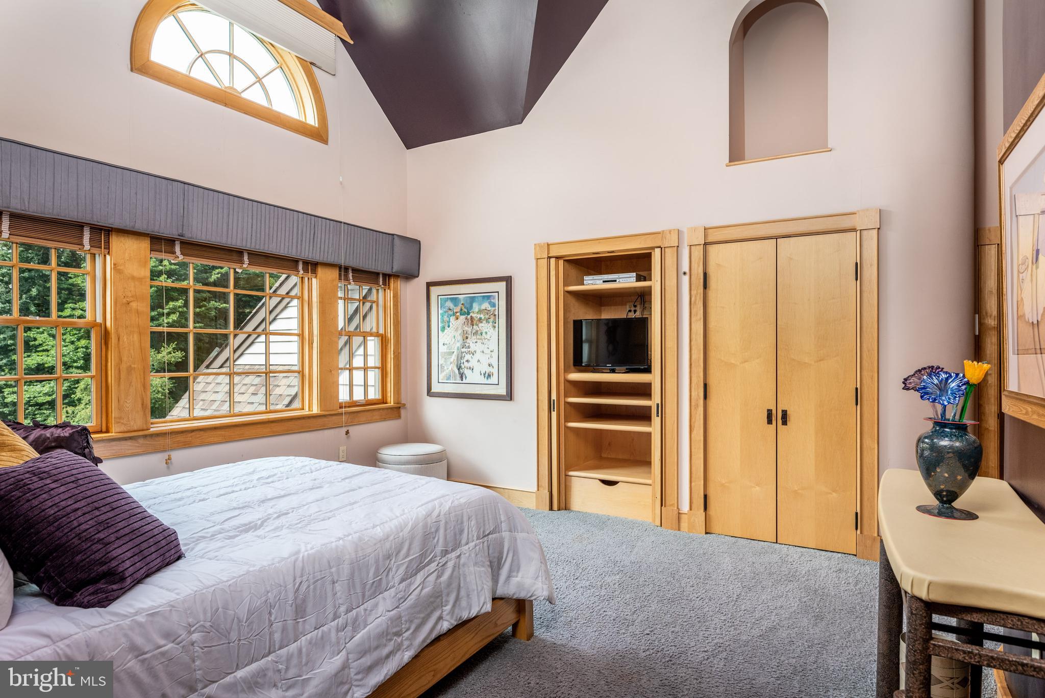 893 Parkes Run Lane Villanova, PA 19085 - Photo 34 of 86 Primary Suite