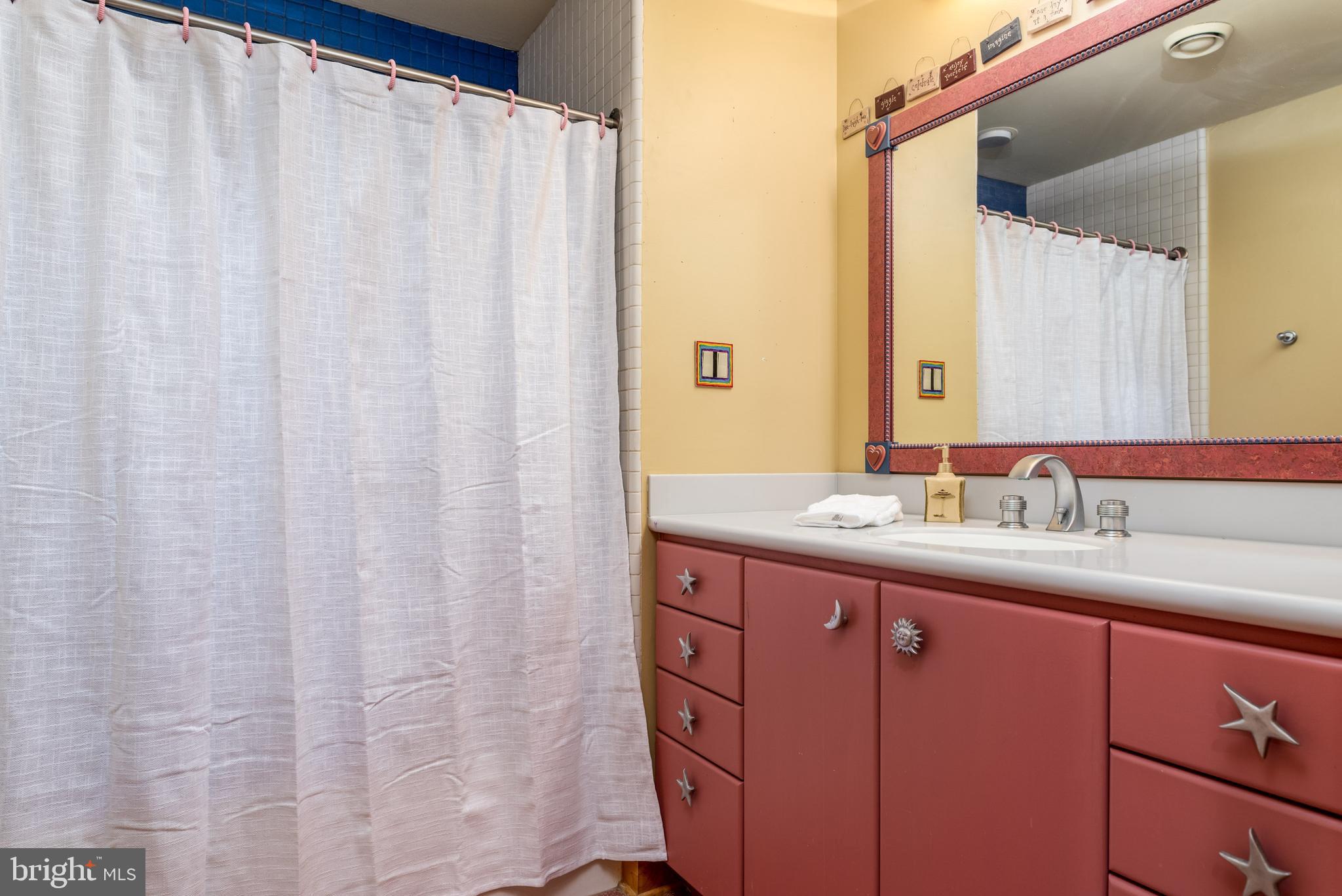 893 Parkes Run Lane Villanova, PA 19085 - Photo 44 of 86 Bedroom 4 Bathroom