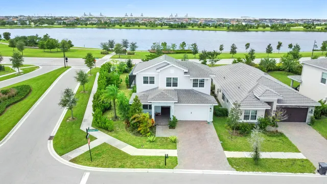$790,000 | 19474 Broad Shore Walk, Loxahatchee, FL 33470