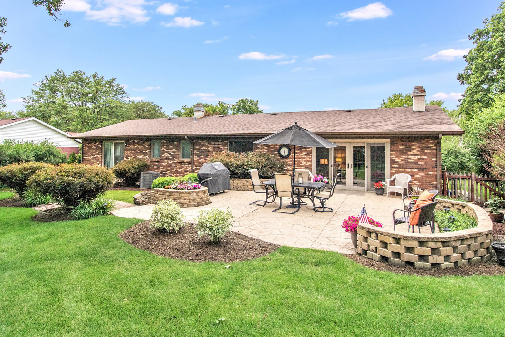 32 Green Ridge Road Elgin, IL 60120 - Photo 2 of 26