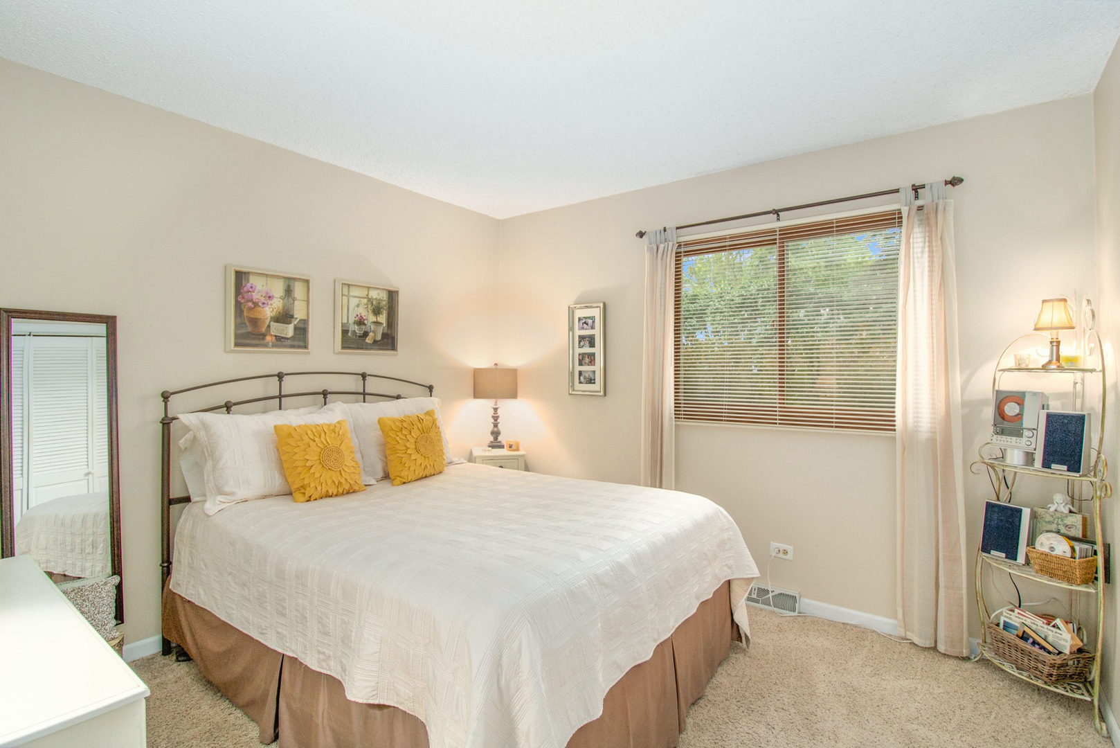 32 Green Ridge Road Elgin, IL 60120 - Photo 19 of 26