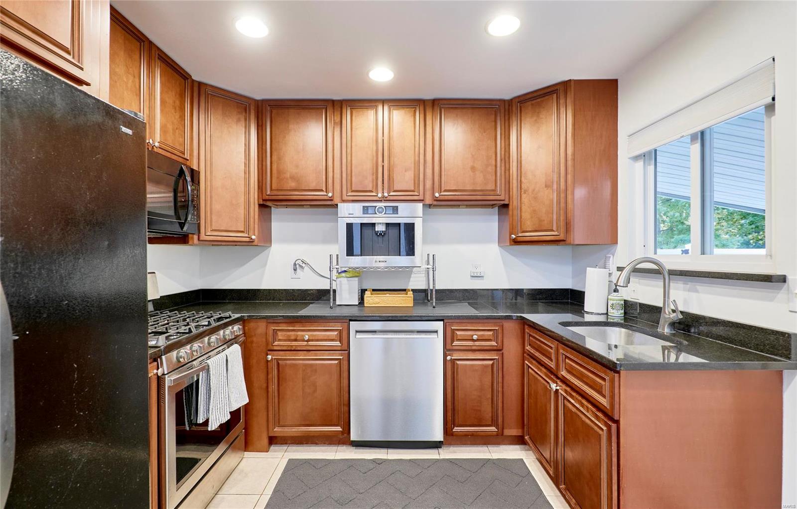 430 Orchard Avenue Ballwin, MO 63021 - Photo 9 of 30