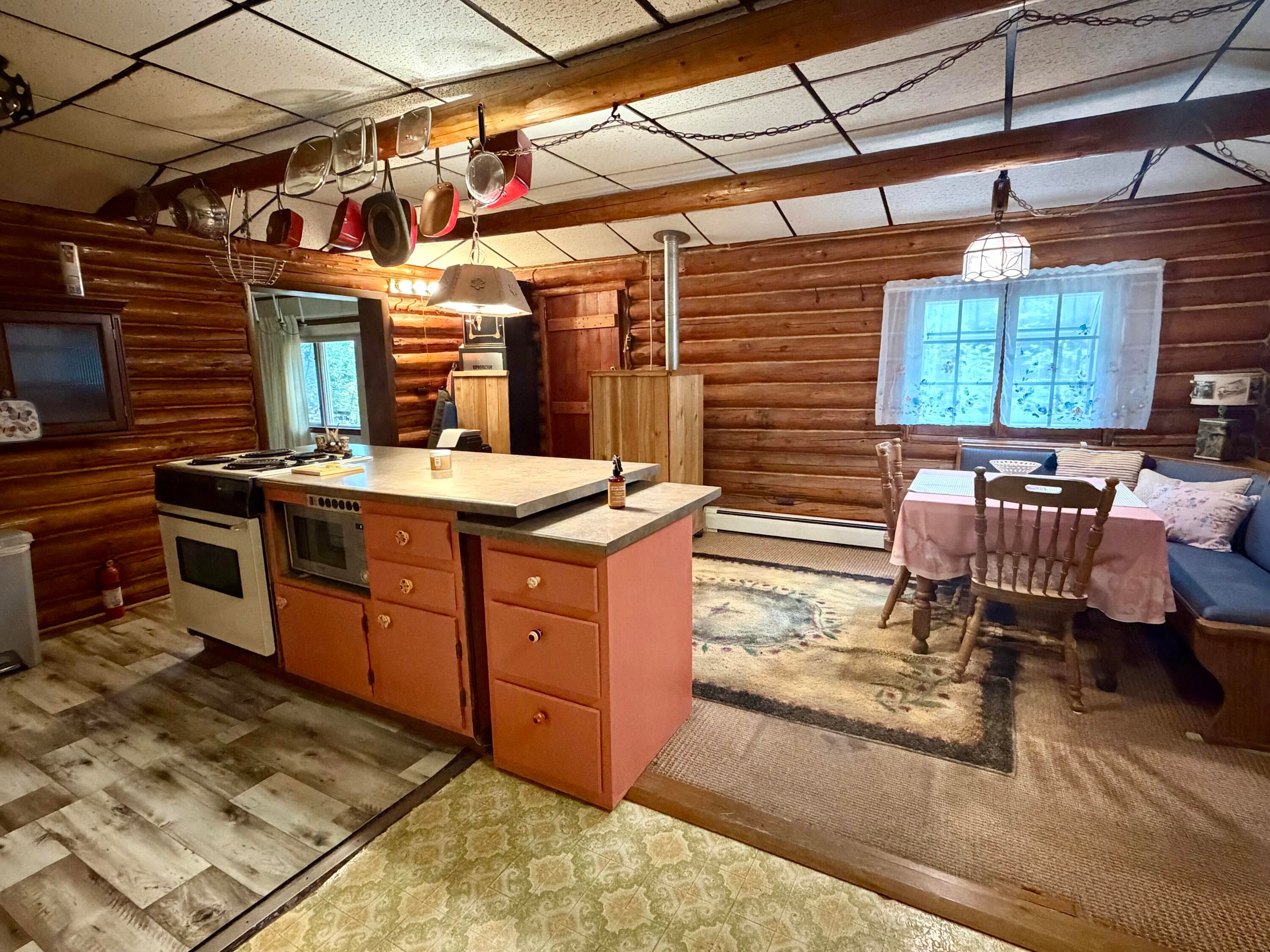 Kitchen Dining Area