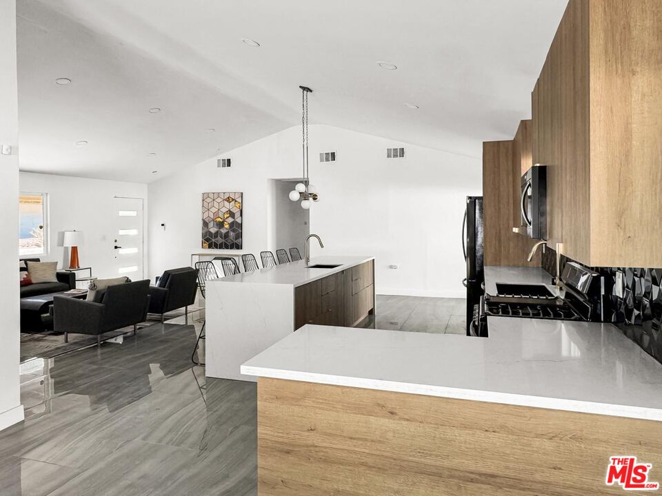 2802 East Venetia Road Palm Springs, CA 92262 - Photo 15 of 43