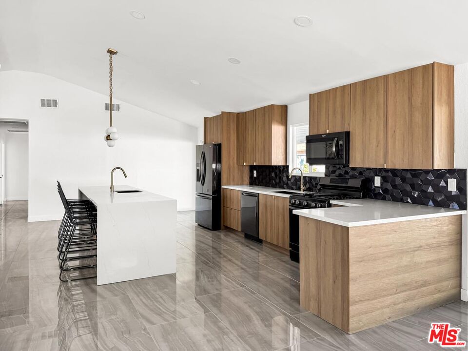 2802 East Venetia Road Palm Springs, CA 92262 - Photo 16 of 43