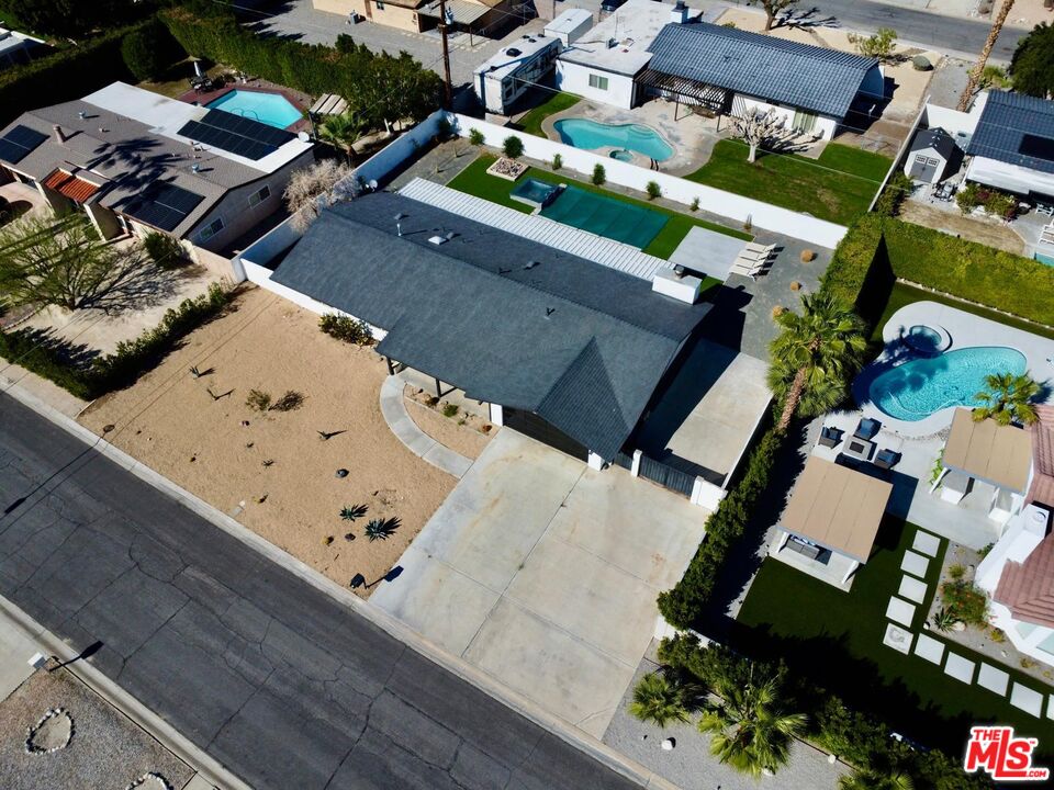 2802 East Venetia Road Palm Springs, CA 92262 - Photo 4 of 43