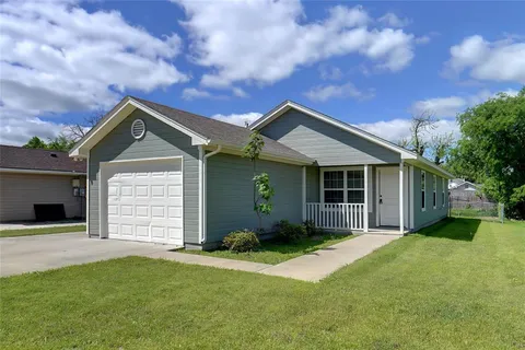 $249,500 | 3324 Willing Avenue, Fort Worth, TX 76110