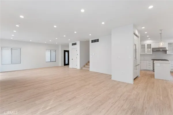 $8,500 | 913 Hilldale Avenue, Unit 3, West Hollywood, CA 90069