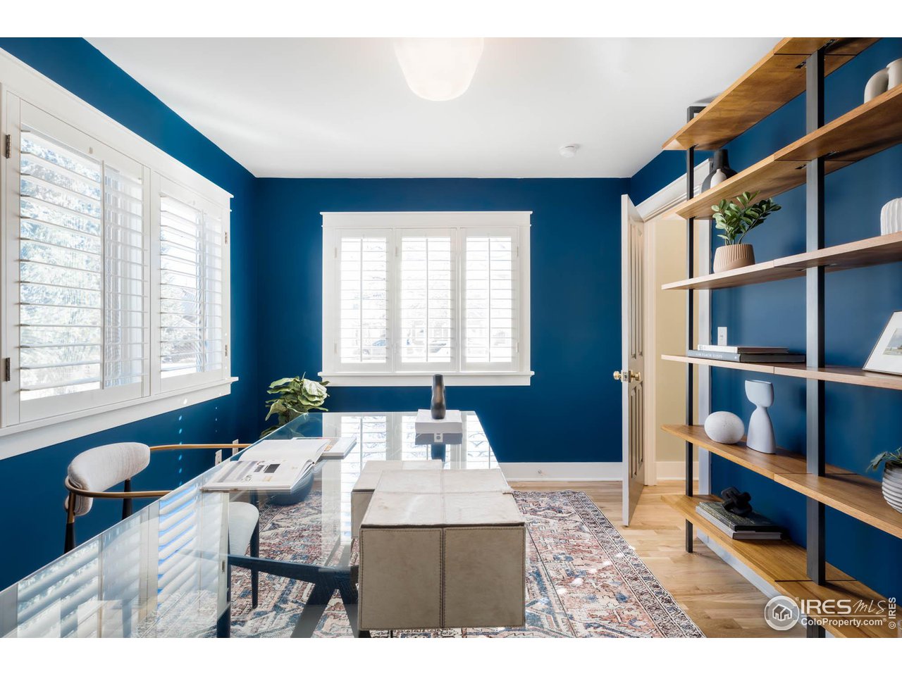 2543 Pine Street Boulder, CO 80302 - Photo 3 of 40 a living room with furniture and a window