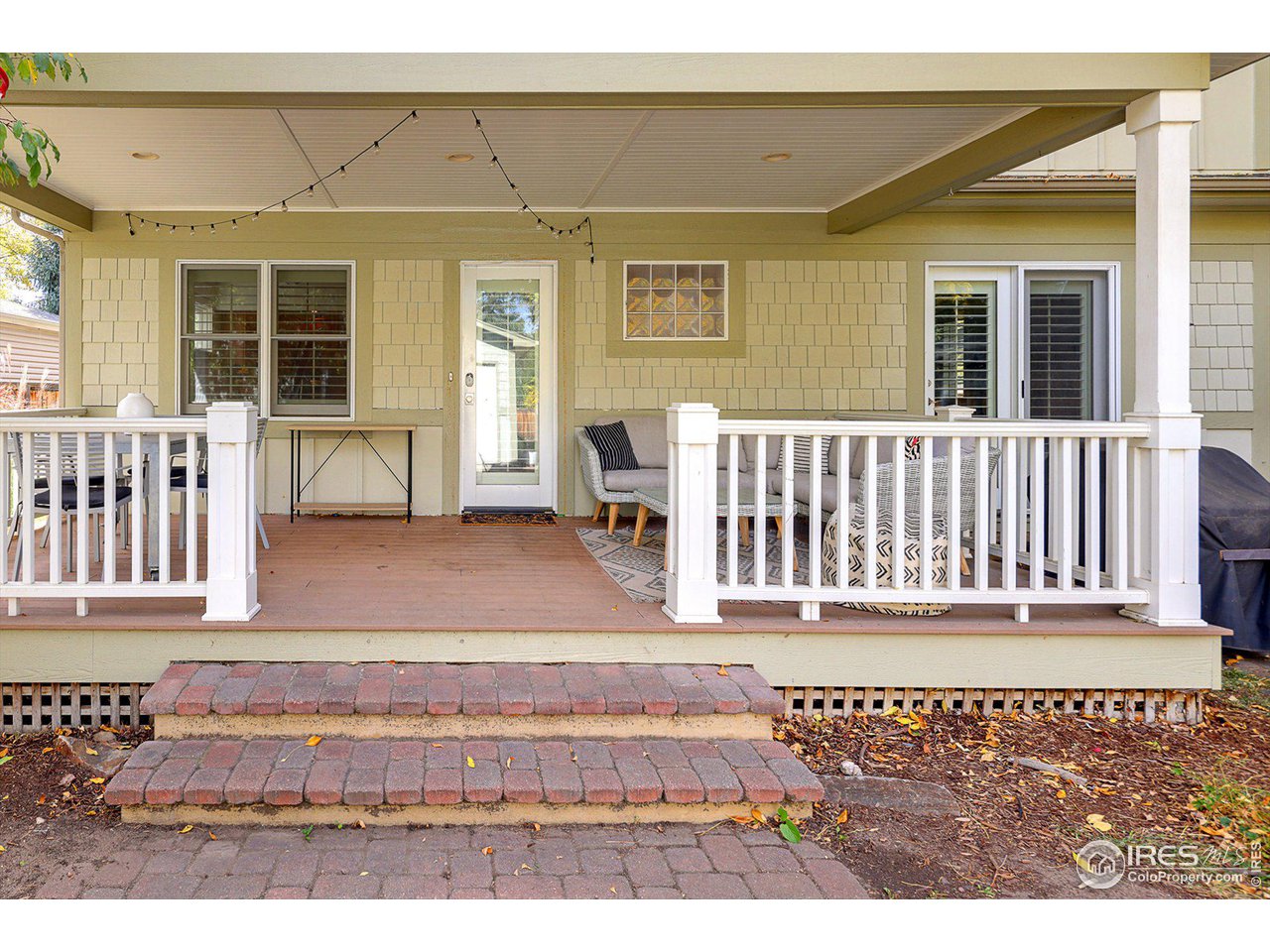 2543 Pine Street Boulder, CO 80302 - Photo 36 of 40 a black and white photo of a living room