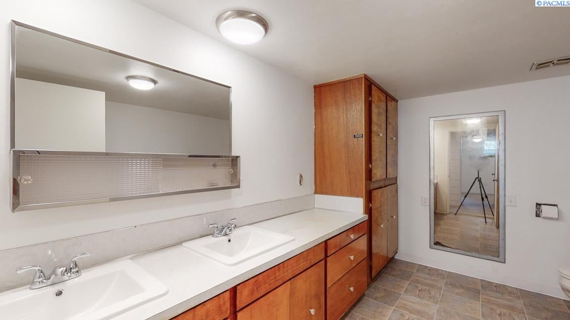202703 East Bowles Road Kennewick, WA 99337 - Photo 16 of 35 Gallery Image 16