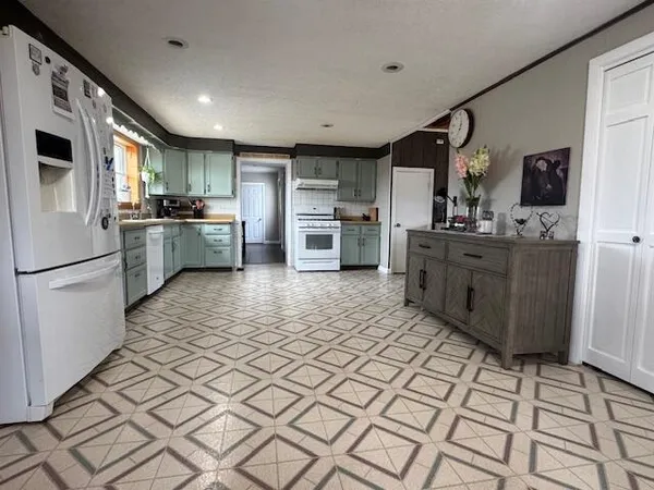 $419,177 | 56 South Road, Oakfield, ME 04763