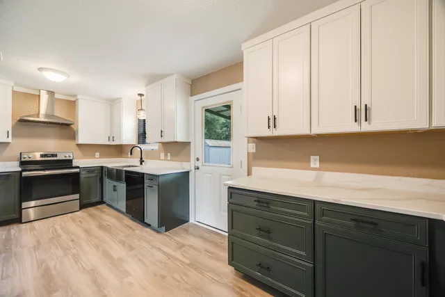 $279,900 | 5593 Galaxy Drive, Crestview, FL 32539