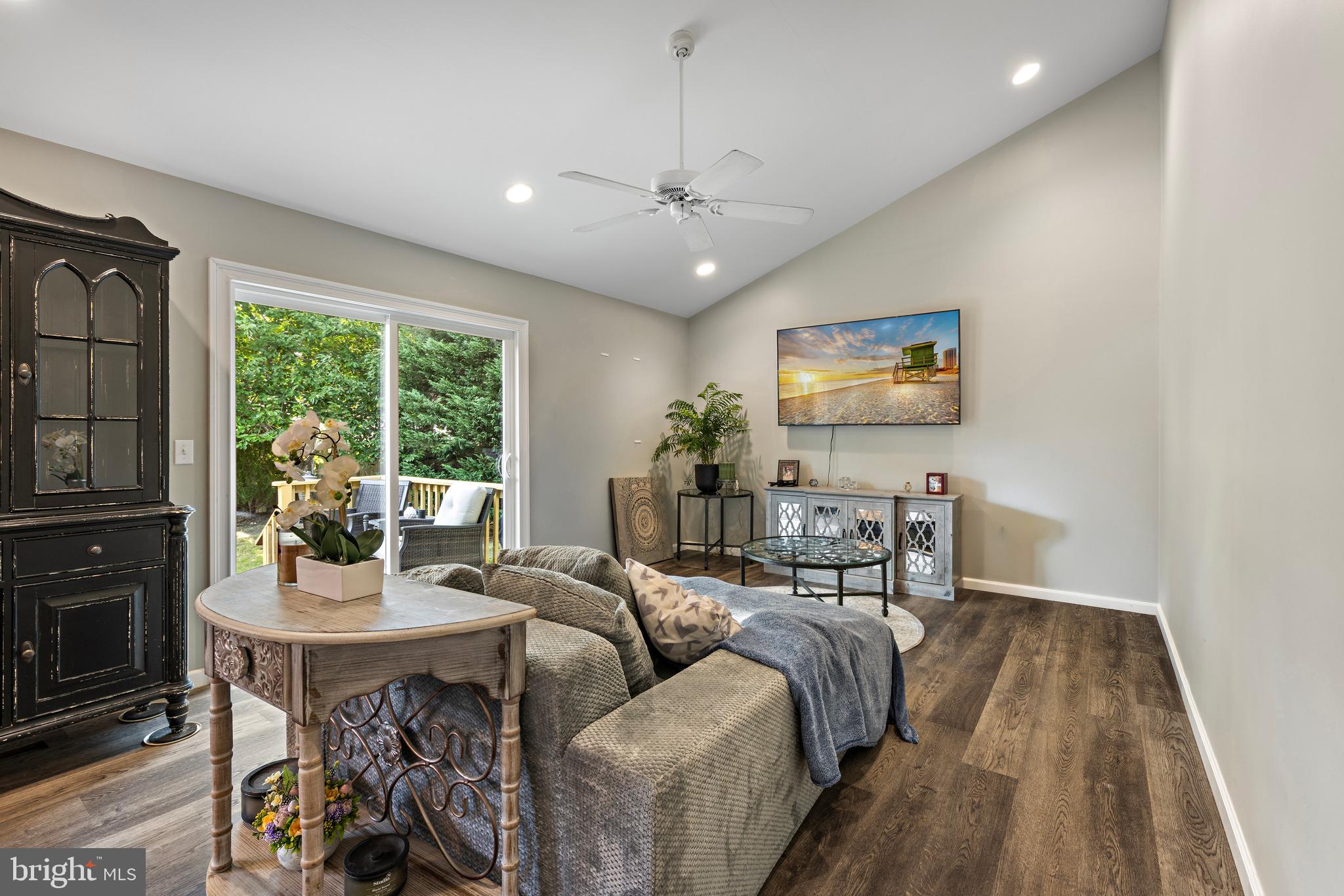 261 Wave Road Manahawkin, NJ 08050 - Photo 16 of 33 Gallery Image 16